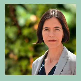 Portrait of Claudia Ituarte Lima. Photo.